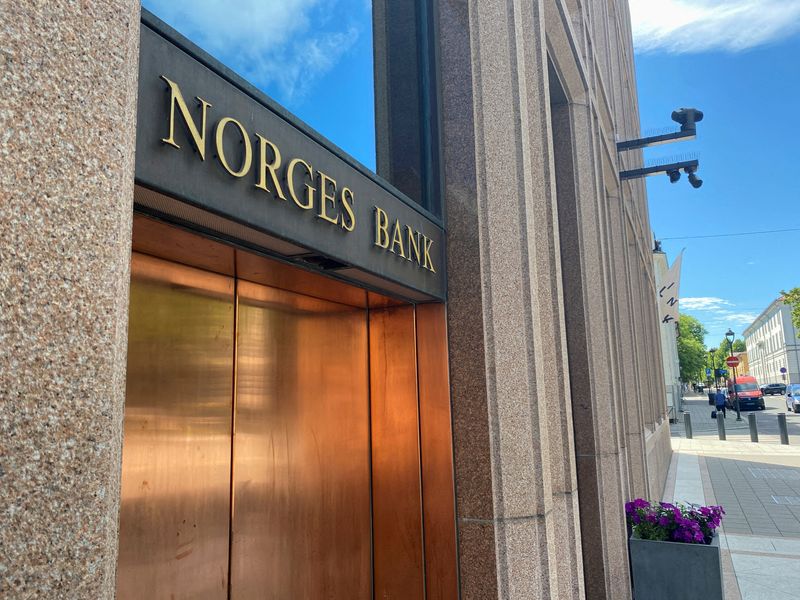 Norway keeps interest rate at 16-year high, says restrictive policy needed