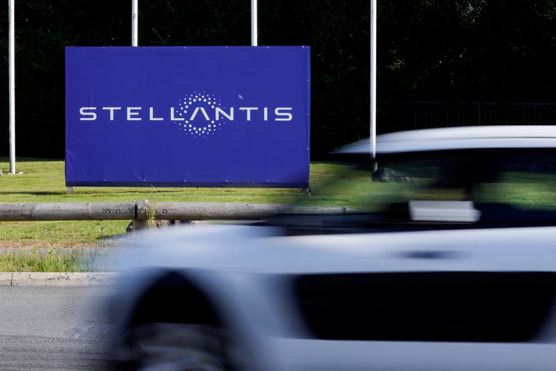 Stellantis again pauses Italy plants as minister wants new investments