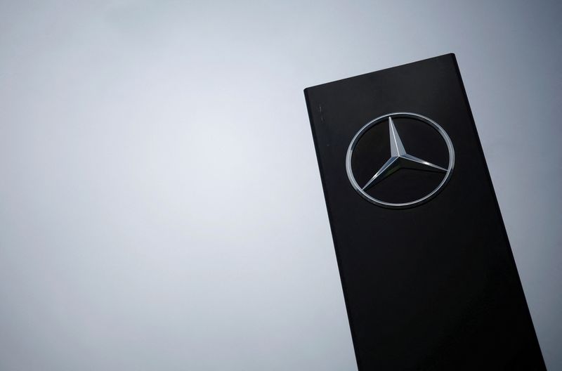 Mercedes plans to cut costs by several billion euros per year, reports Handelsblatt