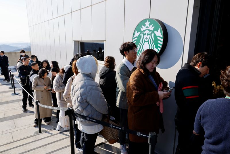 Starbucks serves South Koreans coffee and glimpse into the North