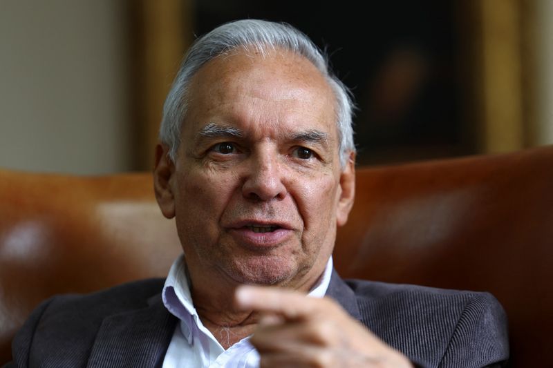 Colombia replaces finance minister amid corruption scandal