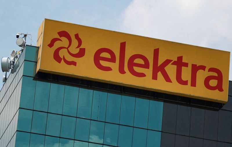 Shares in Mexico's Elektra regain ground, erasing fraction of earlier losses