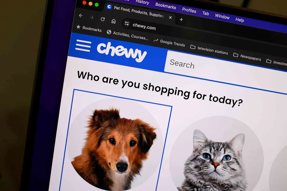 Major Investor Sells Off Half a Billion Dollars in Chewy Stock