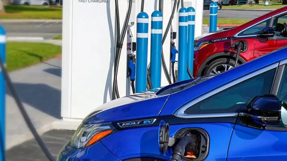 EVgo Closes $1.25 Billion Loan From Government To Expand Fast Charging Network; Stock Gains