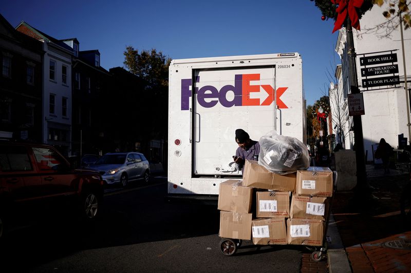 FedEx to spin off its freight trucking business