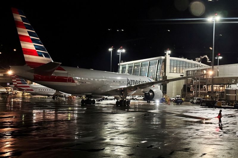 American Airlines resumes flights after brief grounding ahead of busy Christmas travel