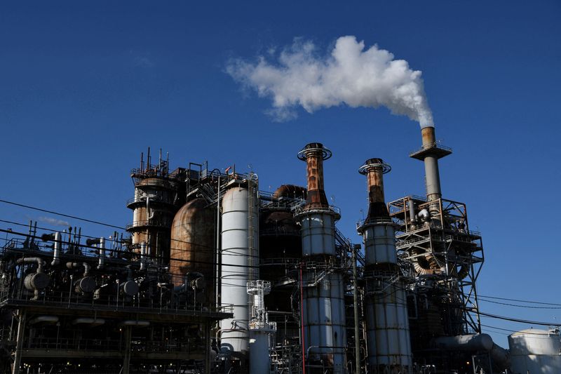 US oil refiners brace for a tough year as investor sentiment turns negative