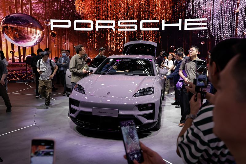 Porsche's 2024 China sales fall by 28%