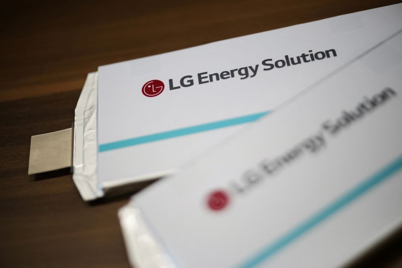 LG Energy Solution cuts capex on slowing EV demand after Q4 loss