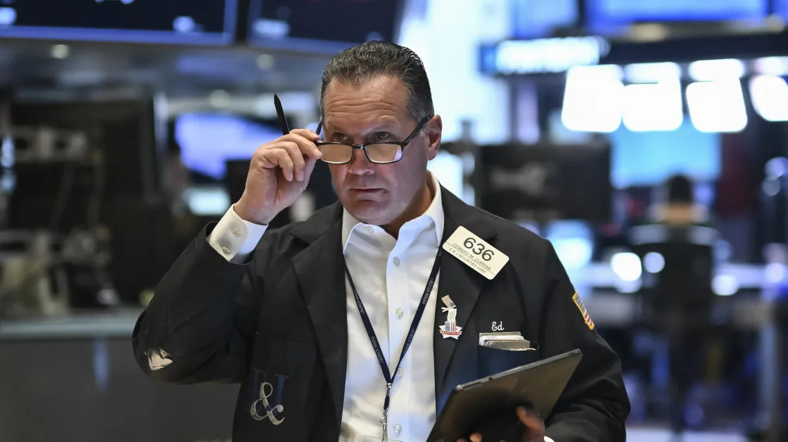 Stock market today: S&P 500 notches record close with late-session leap